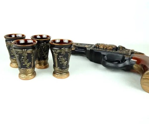 Set for Whisky alcohol Colt pistol on a wooden stand - a gift set for alcohol - Picture 3 of 9
