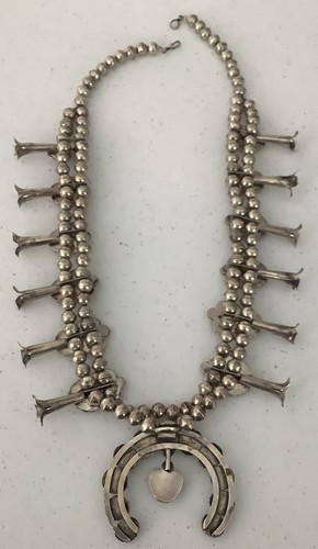 GORGEOUS VINTAGE SOUTHWESTERN STERLING SILVER/TURQUOISE SQUASH BLOSSOM NECKLACE! - Picture 8 of 13
