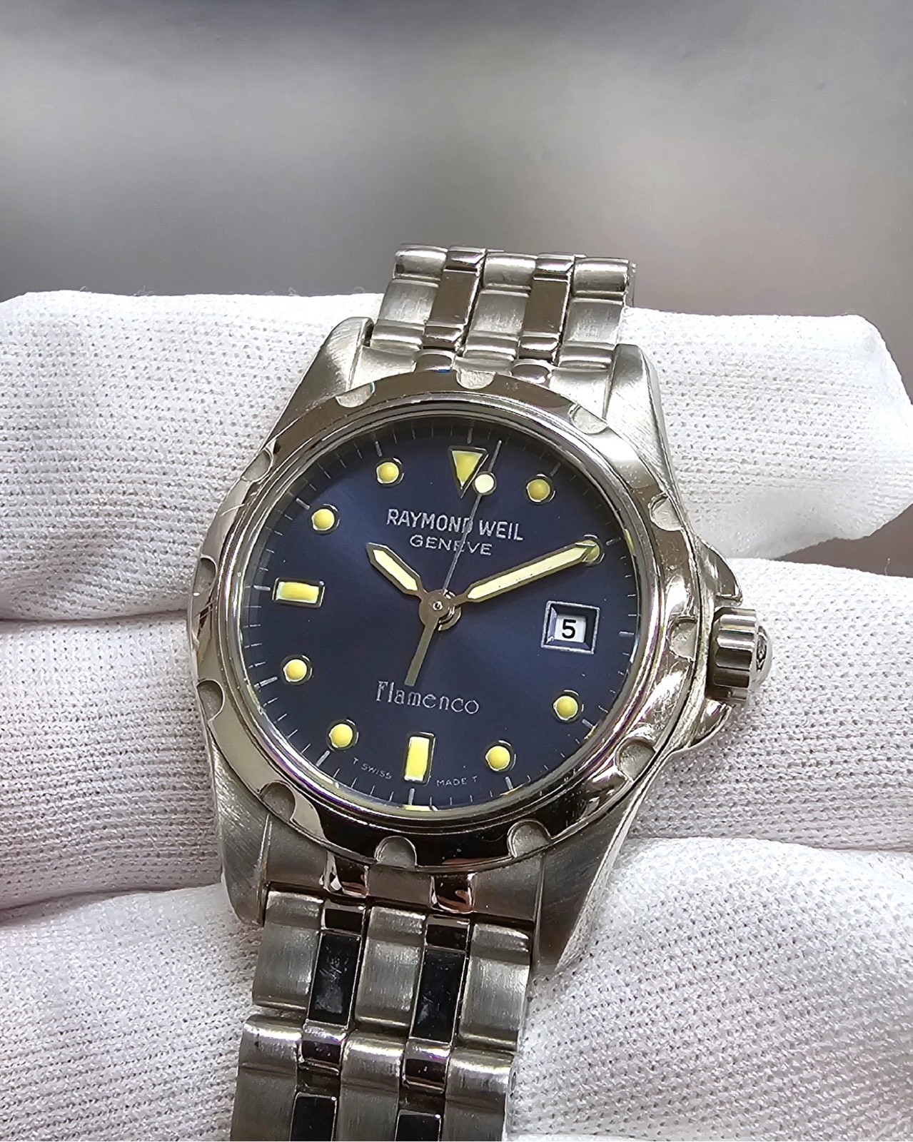 Reloj para mujer Raymond Weil Geneve esfera azul flamenco SS 5370 - Expositor de tienda