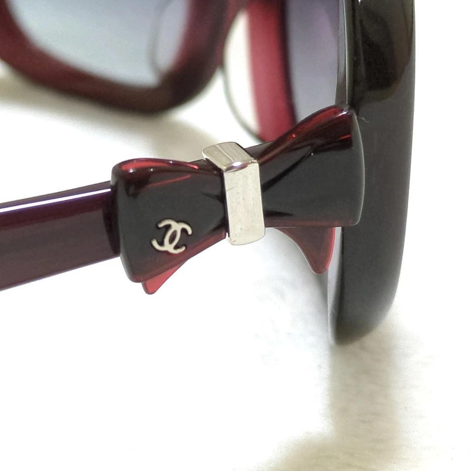 Gafas de sol CHANEL rojas con logo marca Coco 5170-A mujer buen estado en estuche Foto 4 de 4