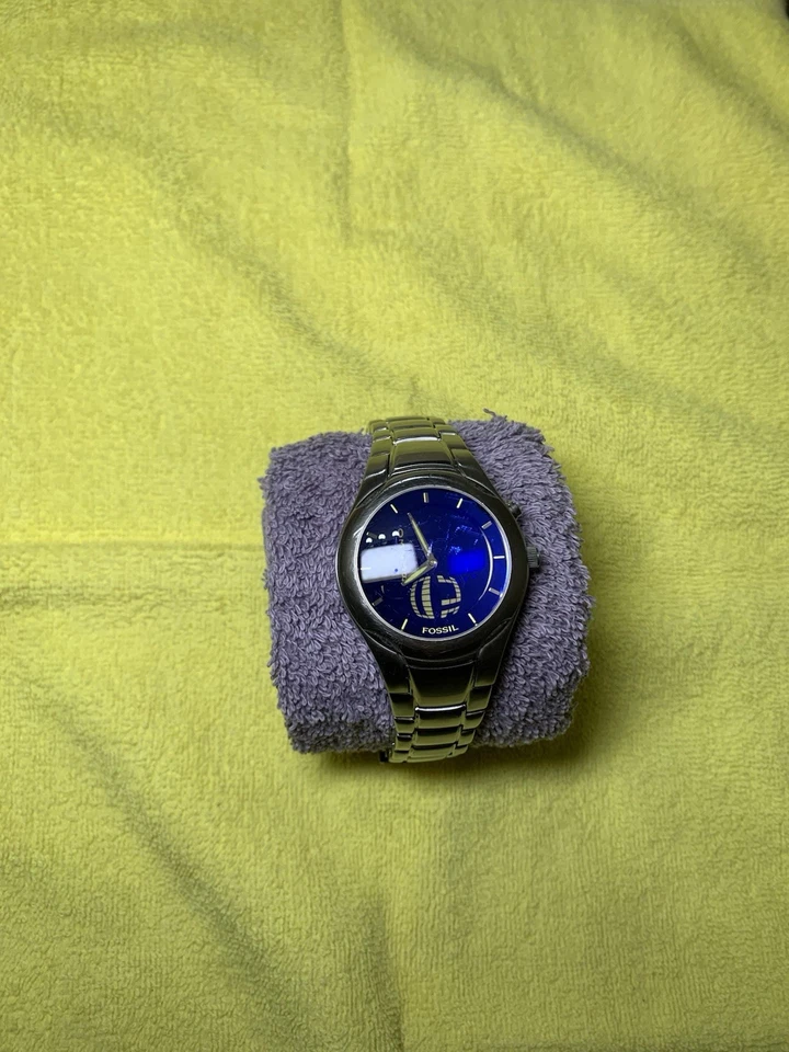 Часы унисекс цифровые Y2K Fossil Big Tic Matrix синие с ремешком из нержавеющей стали - Изображение 2 из 4