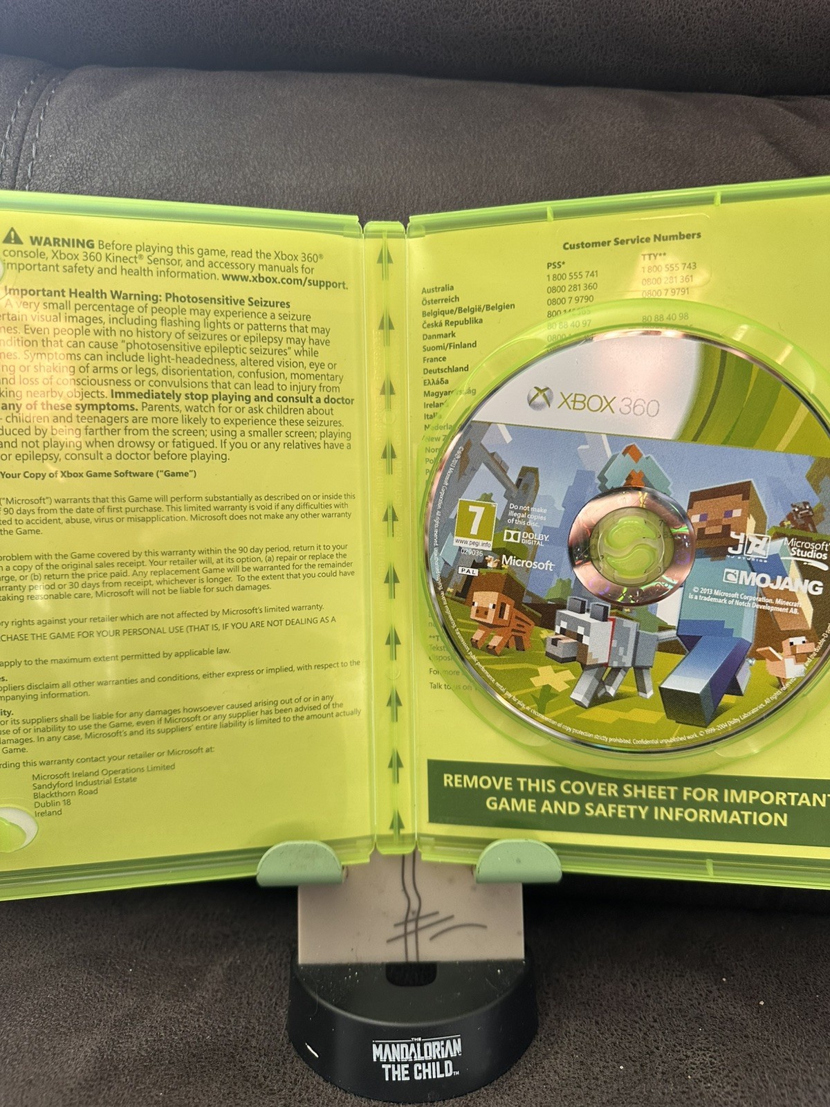 Minecraft no manual (Xbox 360, 2013) image 2