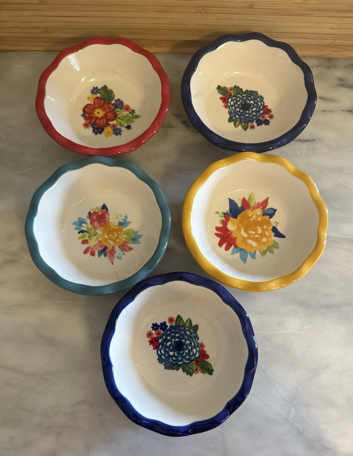 The Pioneer Woman Floral Mini 5" Pie Plates Multicolor Set of 5 Retired Pattern
Opens in a new windo