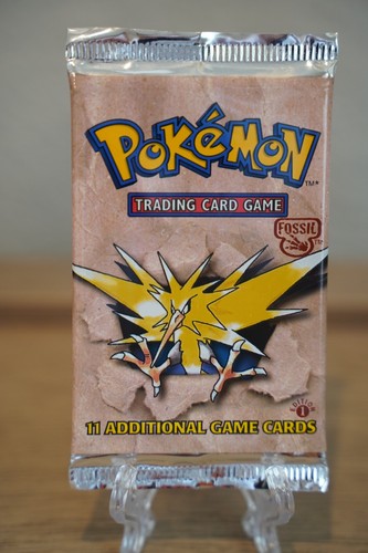 Pokémon TCG 1999 1st Edition Fossil Booster Pack Zapdos Art WOTC Sealed