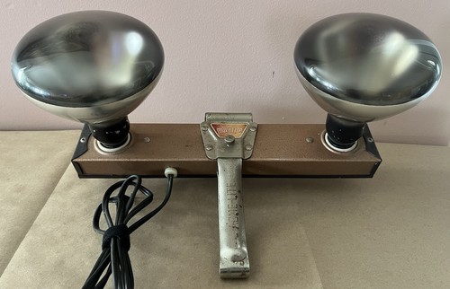 Acme Lite modello Mov-E-Lite vintage n. 2 luci film 375 watt testate e funzionanti - Foto 8 di 17