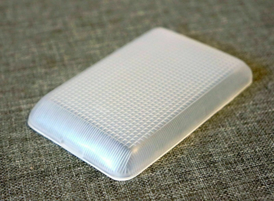 Lente de luz domo interior para camioneta Toyota 4Runner 1984-95 81241-20060 Foto 3 de 4