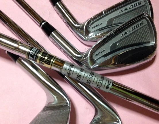 MINT Golf Iron Set Royal Collection 706V Dynamic Gold S200 5pcs 6-P JAPAN - Image 3 of 3