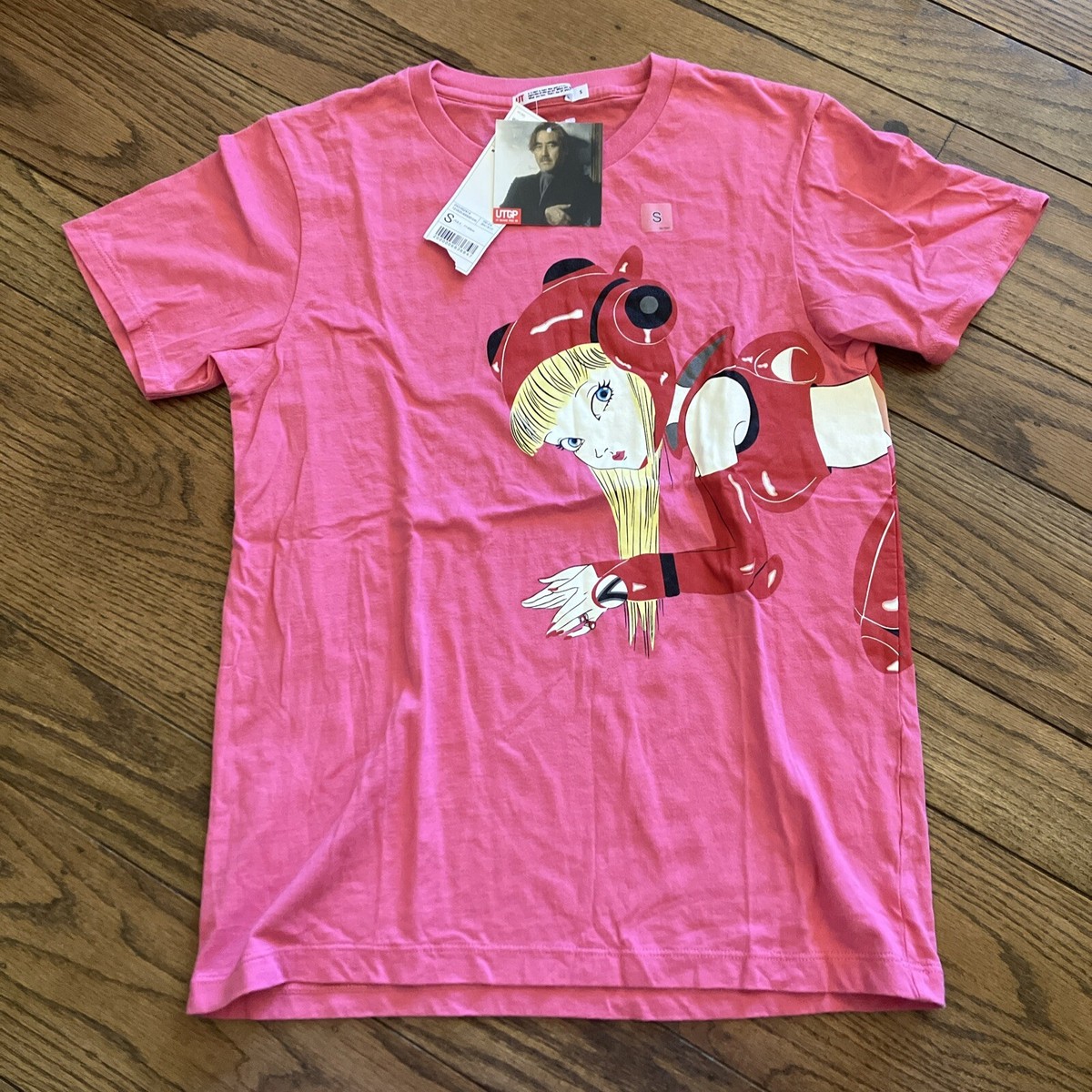 Uniqlo Yoshitaka Amano Grand Prix Pink Red Shanghai Girl T-Shirt
