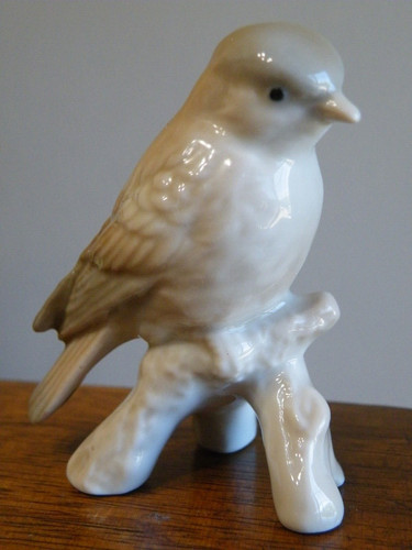 Vintage OMC Otagiri Bird on Perch Figurine - Japan Porcelain Ceramic 3" FREESHIP