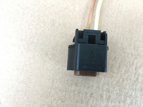 GENUINE VW Polo Golf Sharan Touareg Passat FOG LIGHT PLUG 2 Pin CONNECTOR HB4 - Picture 4 of 4
