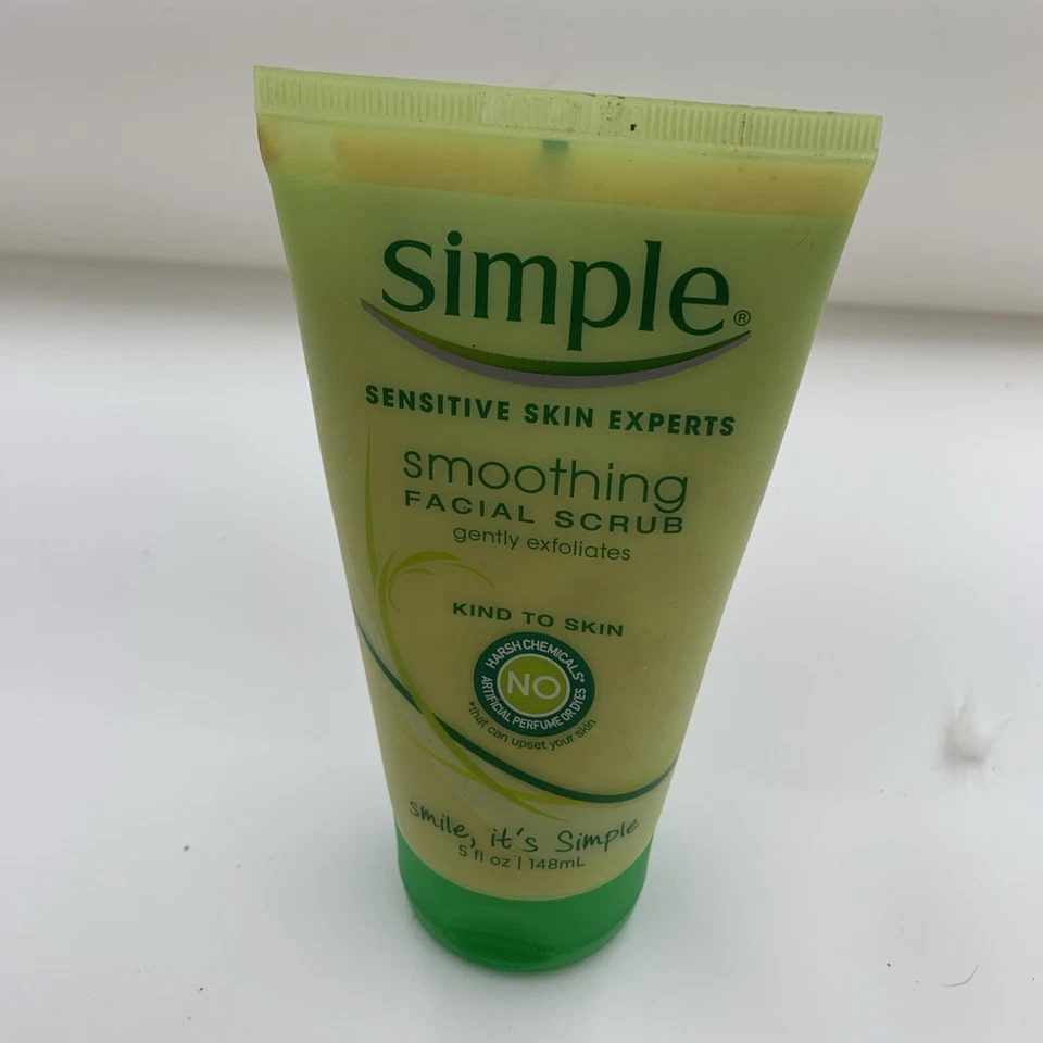 Simple Smoothing Facial Scrub Sensitive Skin Experts 5 fl Oz New - Image 2 of 3