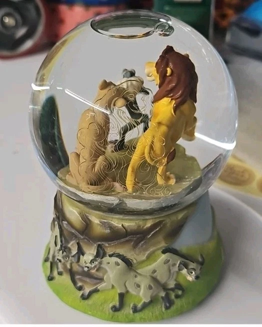 Globo de neve musical "O Rei Leão" - Imagem 2 de 3