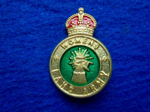 WWII WOMENS LAND ARMY ENAMEL & GILDING METAL CAP BADGE, UK MADE