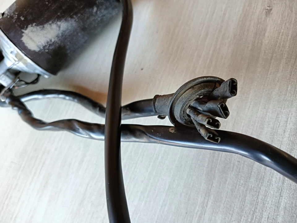 Audi 100 C1 Scheibenwischermotor BOSCH 390 346 071 - Imagen 3 de 4