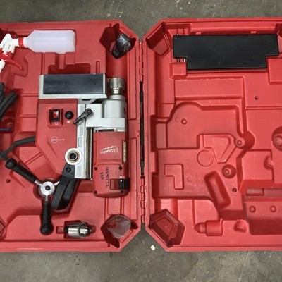 Milwaukee 4272-21 1-5/8 in Chuck Electromagnetic Magnetic Drill Press