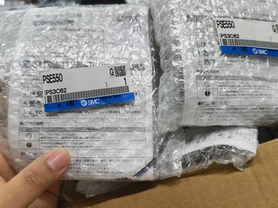 1pcs SMC PSE550 Brand New Micro Differential Pressure Sensor