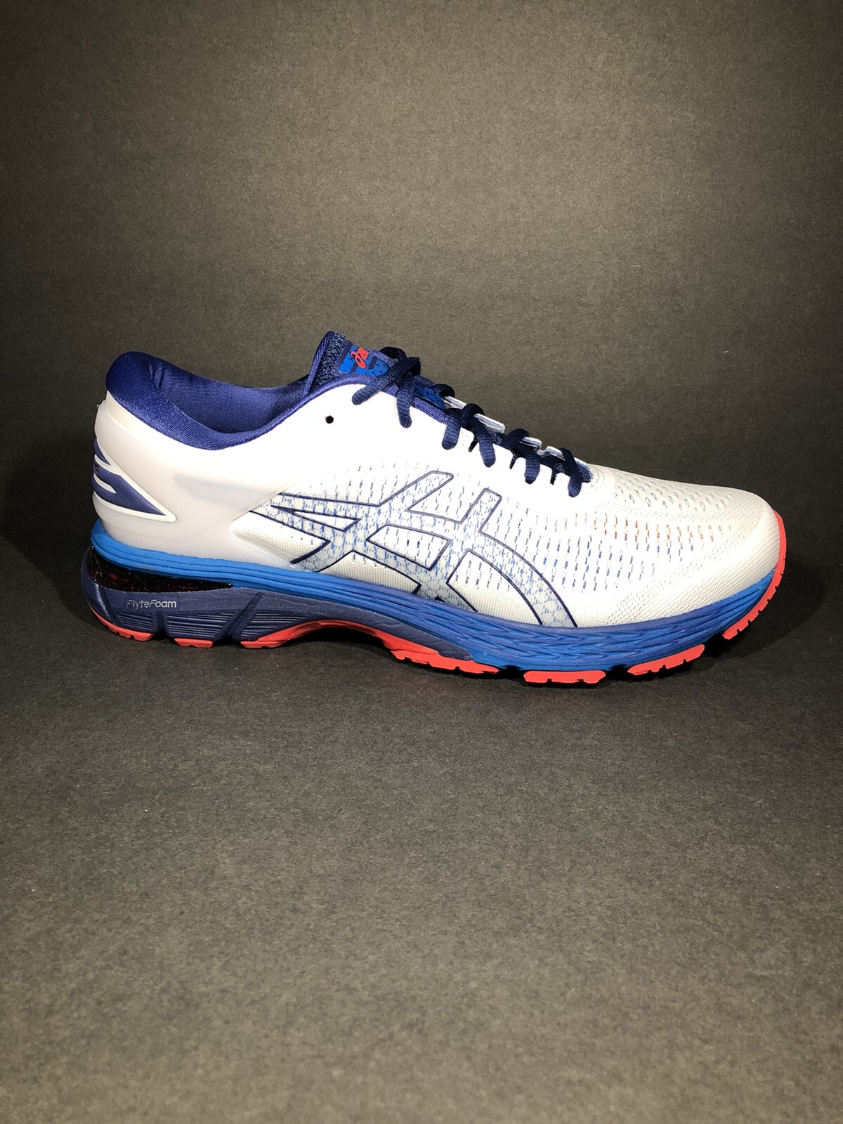 brooks transcend vs asics gel kayano 20