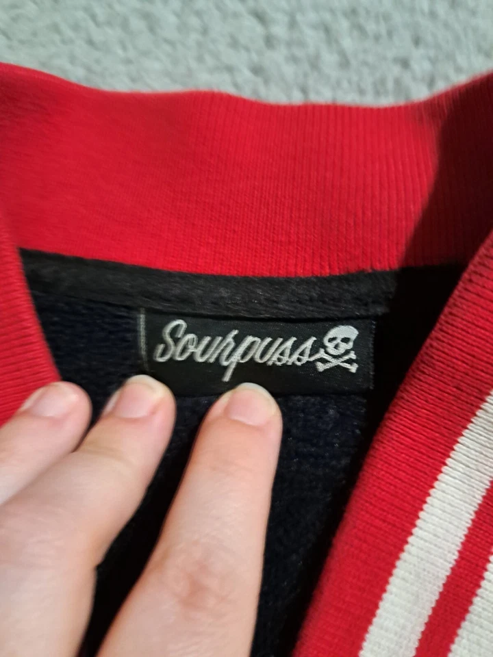 Chaqueta Universitaria Sourpuss Para Mujer Azul Marino Rojo Blanco Cremallera Completa Manga Larga Talla XXL Foto 3 de 4