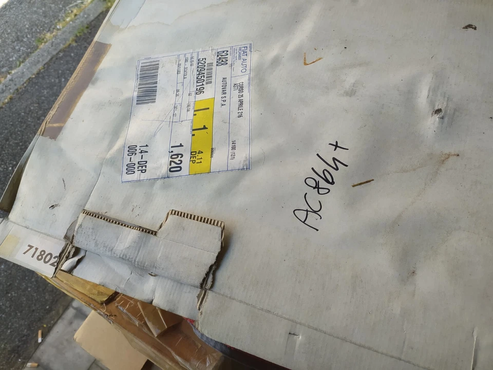 Fiat Punto 5 DOOR ORIGINAL DOG GRILL NET 71802127 50900728 50900462 - Image 4 of 4