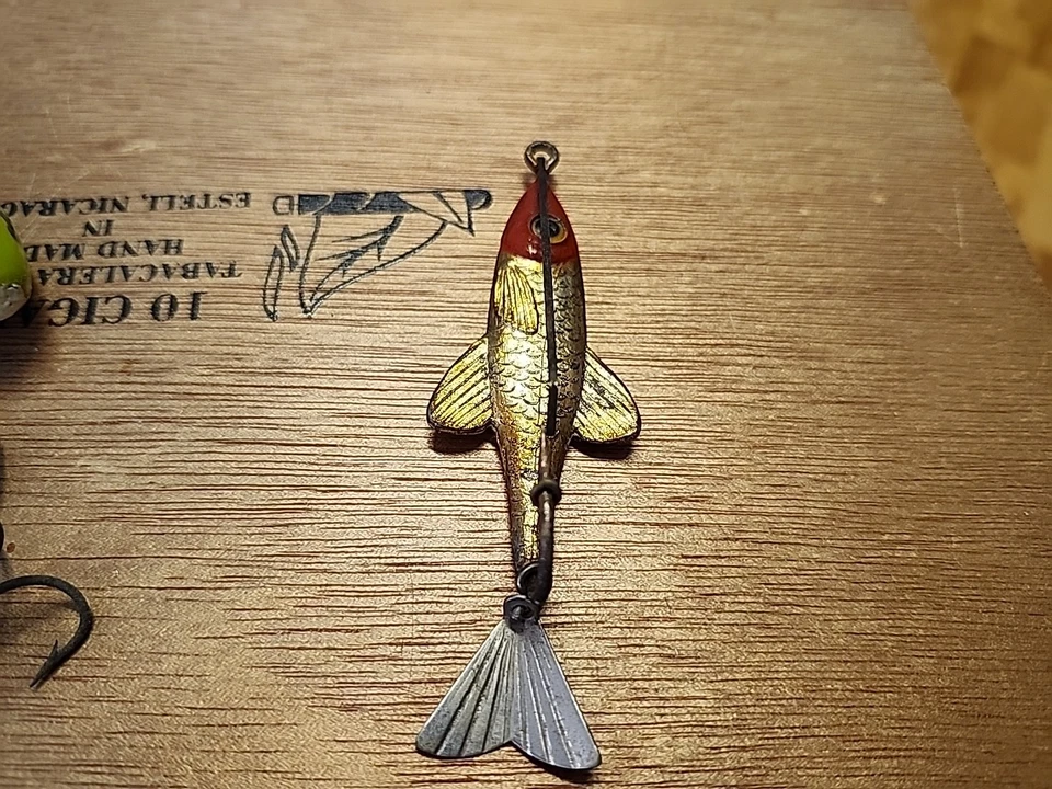 Señuelo de pesca vintage Arbogast Tin Liz con ojos de vidrio Foto 4 de 4