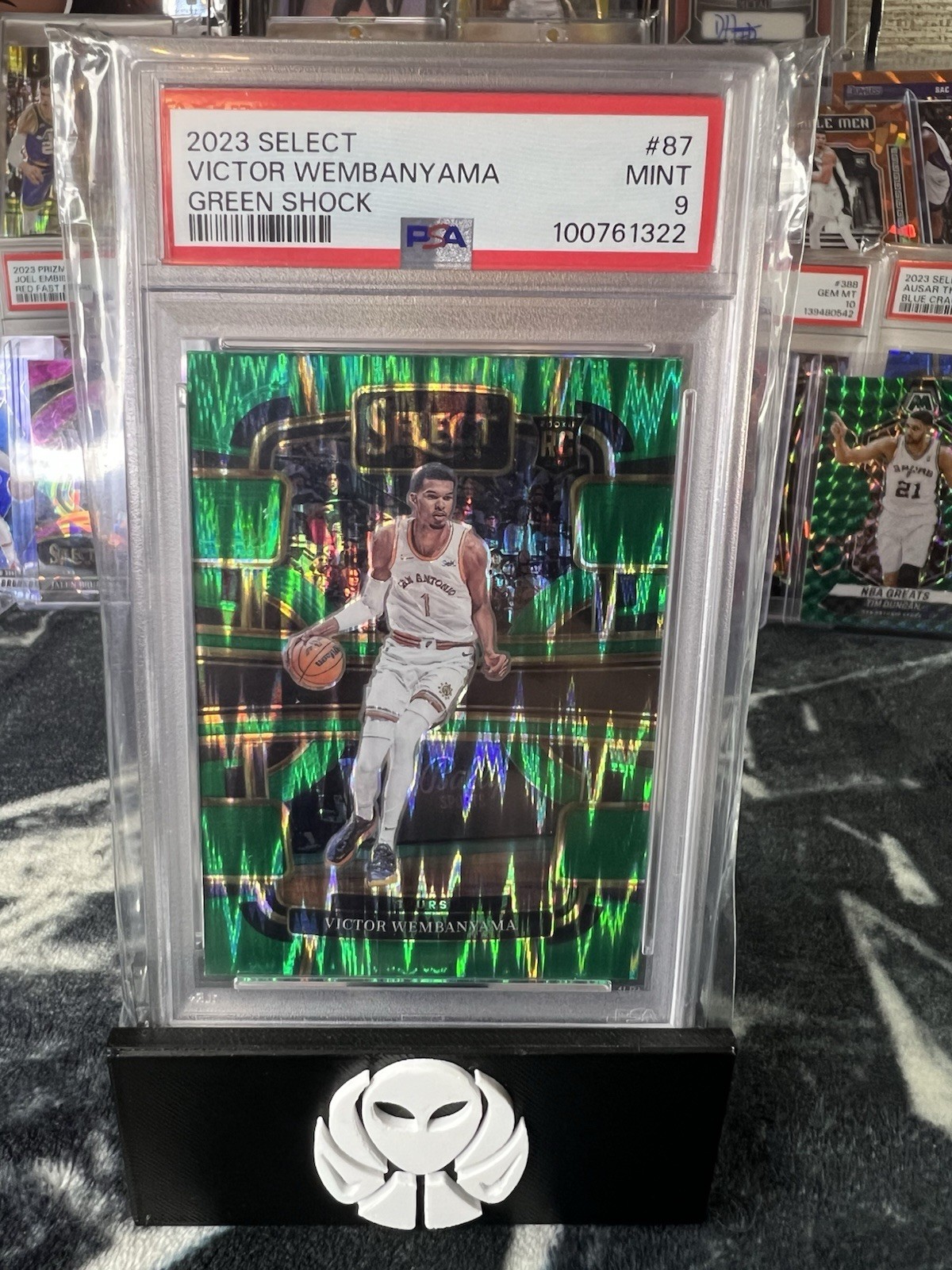 2023-24 Panini Select - Concourse Victor Wembanyama #87 Green Shock Prizm (RC)