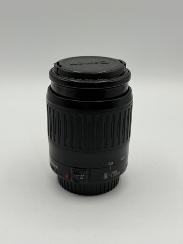 Lente zoom Canon EF 80-200 mm 1:4,5-5,6 con tapa