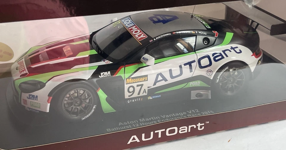 Model Car Aston Martin V12 Vantage race car diecast Bathurst Auto Art 81506 1:18 - Image 2 of 4