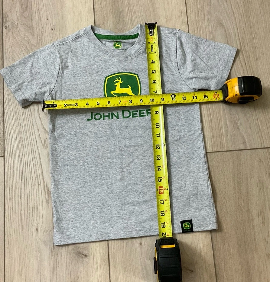 Youth Boys John Deere 徽标徽章 T 恤 Heather Grey 尺寸 S 6-8 二手状况完好 — 第 2/4 张图片
