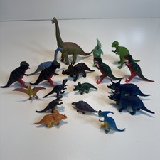 Dinosaur Toys Assorted Sizes Plastic Dinosaur Figures Lot of 18