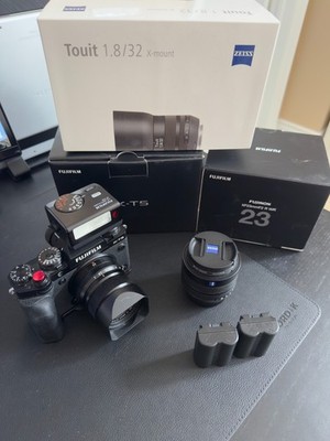 MINT Fujifilm XT5 Bundle 23mm f2 Zeiss 32mm f1.8 EF X20 Flash Mint