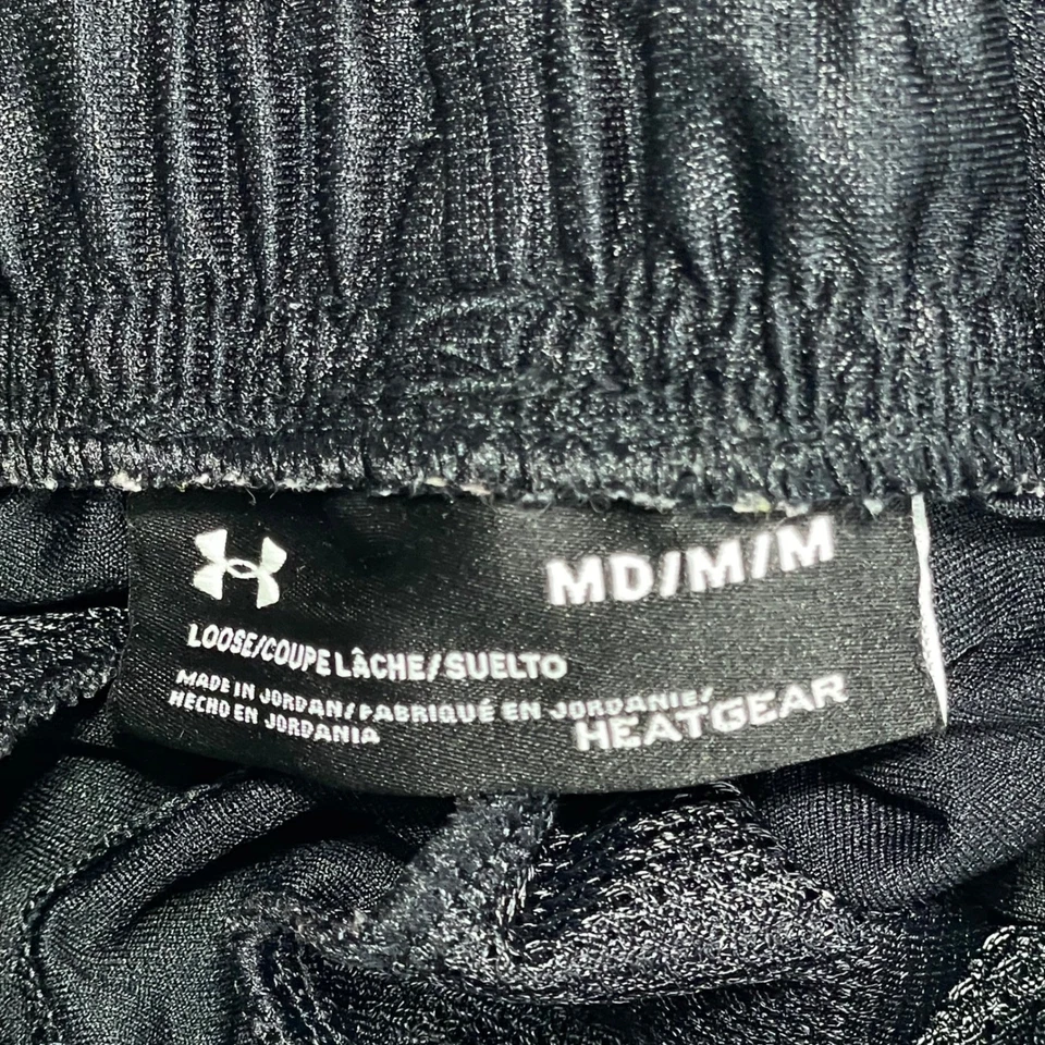 Shorts de basquete masculino Under Armour logotipo preto e branco tamanho médio - Imagem 4 de 4