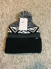 Nike Utility Trail Running Unisex Fuzzy Lined Pom Beanie Hat (Black) DM8460-010