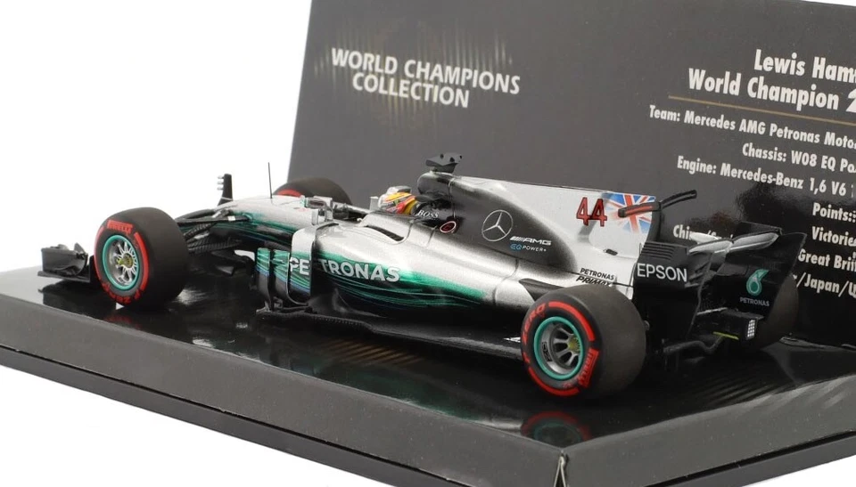 Minichamps Mercedes W08 AMG F1 #44 2017 Lewis Hamilton World Champion 1/43 Scale - Image 3 of 4