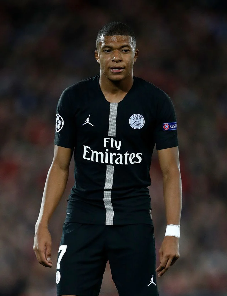 black jersey psg