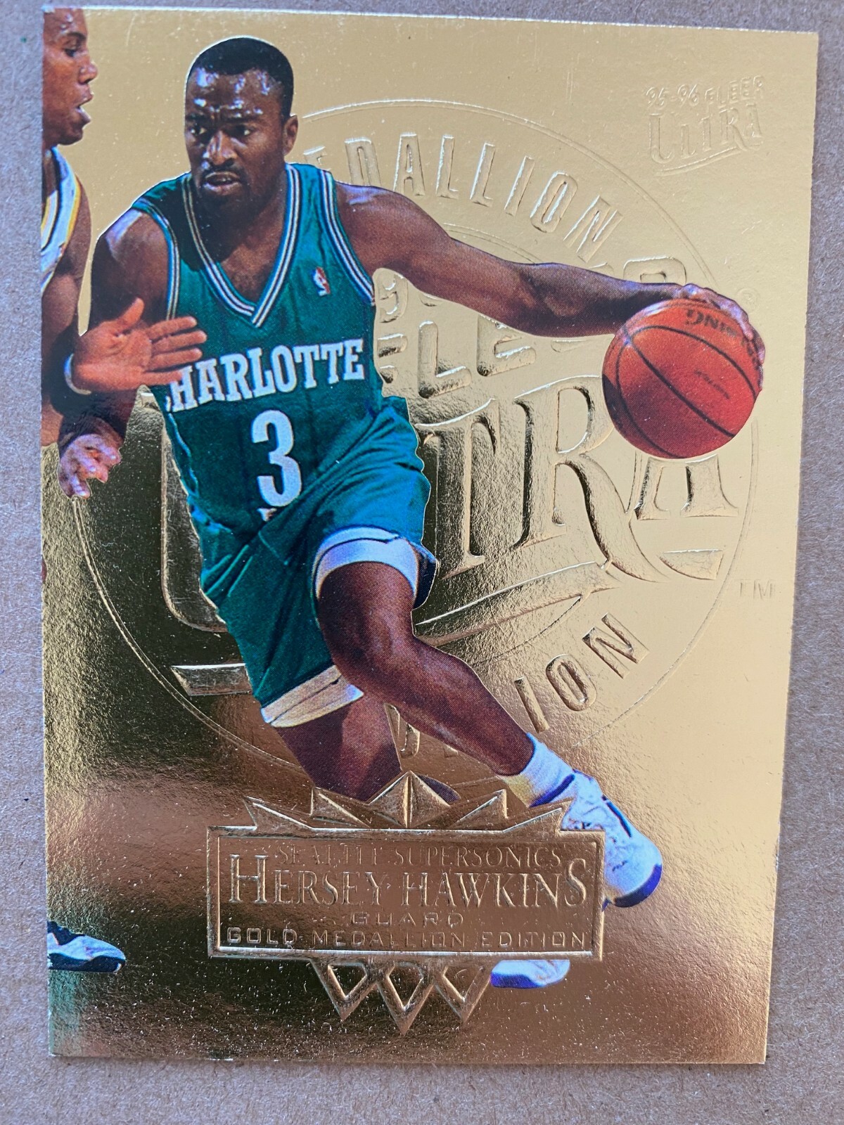 HERSEY HAWKINS  1995-96 Fleer Ultra Gold Medallion #170  CHARLOTTE HORNETS