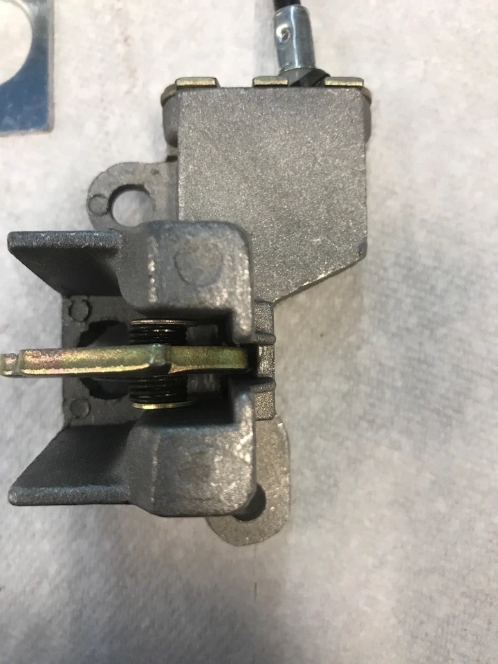 Nuevo de Lote Antiguo 2006 Urbano 50cc Chino Scooter/Ciclomotor Tanque Deportivo, Cable de Cierre de Asiento Foto 3 de 4