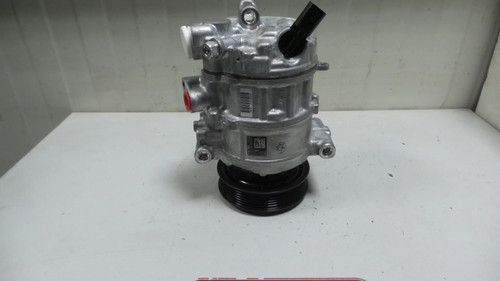 KLIMA PUMPE Audi A4 (B9) Sedan 2.0 TFSI 16V (CYMC) 2016 4M0820803 / 8T0260805N