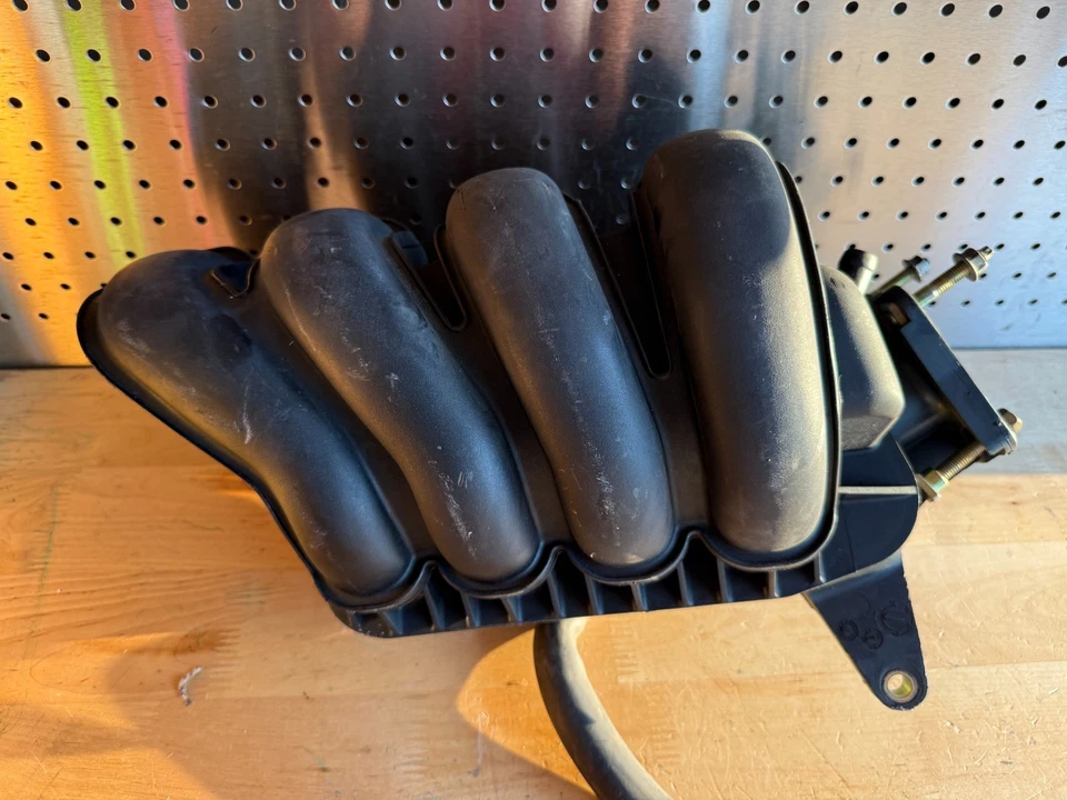 00-05 TOYOTA MR2 SPYDER (1.8lL-1ZZ-FE) 4CYL MONTAJE COLECTOR DE ADMISIÓN OEM Foto 2 de 4