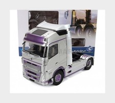 SOLID 2400105 VOLVO - FH16 750 GLOBETROTTER XL TRACTOR TRUCK 2-AXLE 2021 - SILV