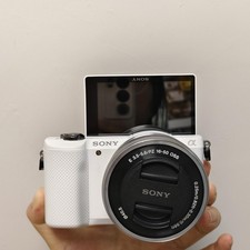 White Sony Alpha a5000 ILCE-5000 Mirrorless Camera Kit E PZ 16-50mm OSS
