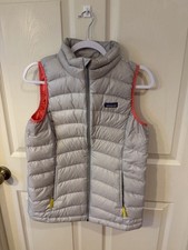 Patagonia Kids Vest In Light Gray With Coral Trim. Sz XXL. 16-18.