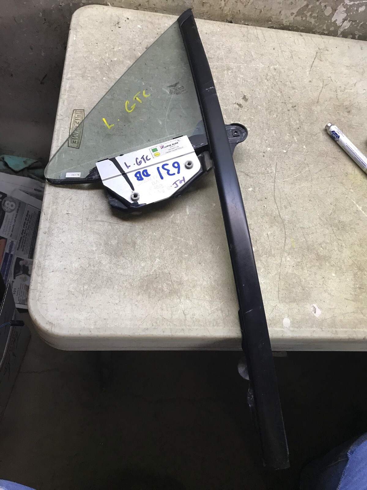 13 14 15 16 17 18 Bentley GTC Left Driver LH Vent Window Glass