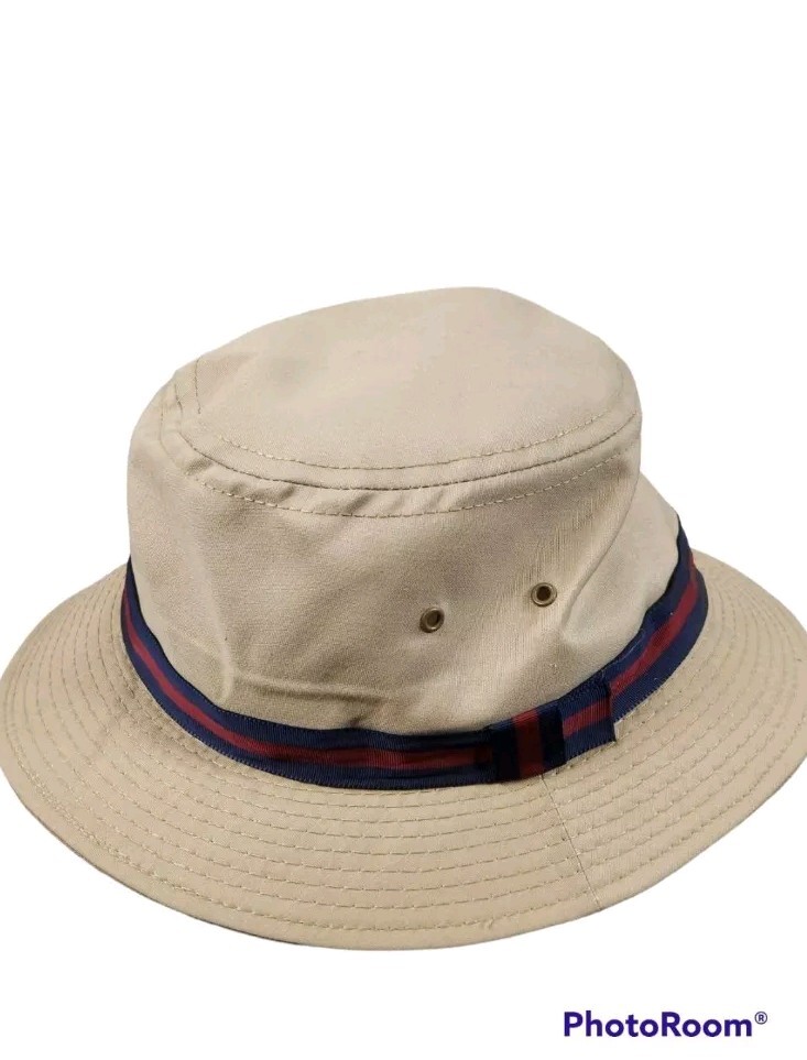 Water-repellent bucket hat for men - stylish and functional-image
