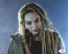 Eleanor Tomlinson Autographed Signed 8x10 Photo COA
