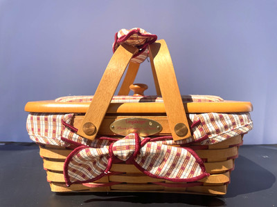 Longaberger Woven Memories Homestead Basket 2000 Embroidered Liner Lid Signed