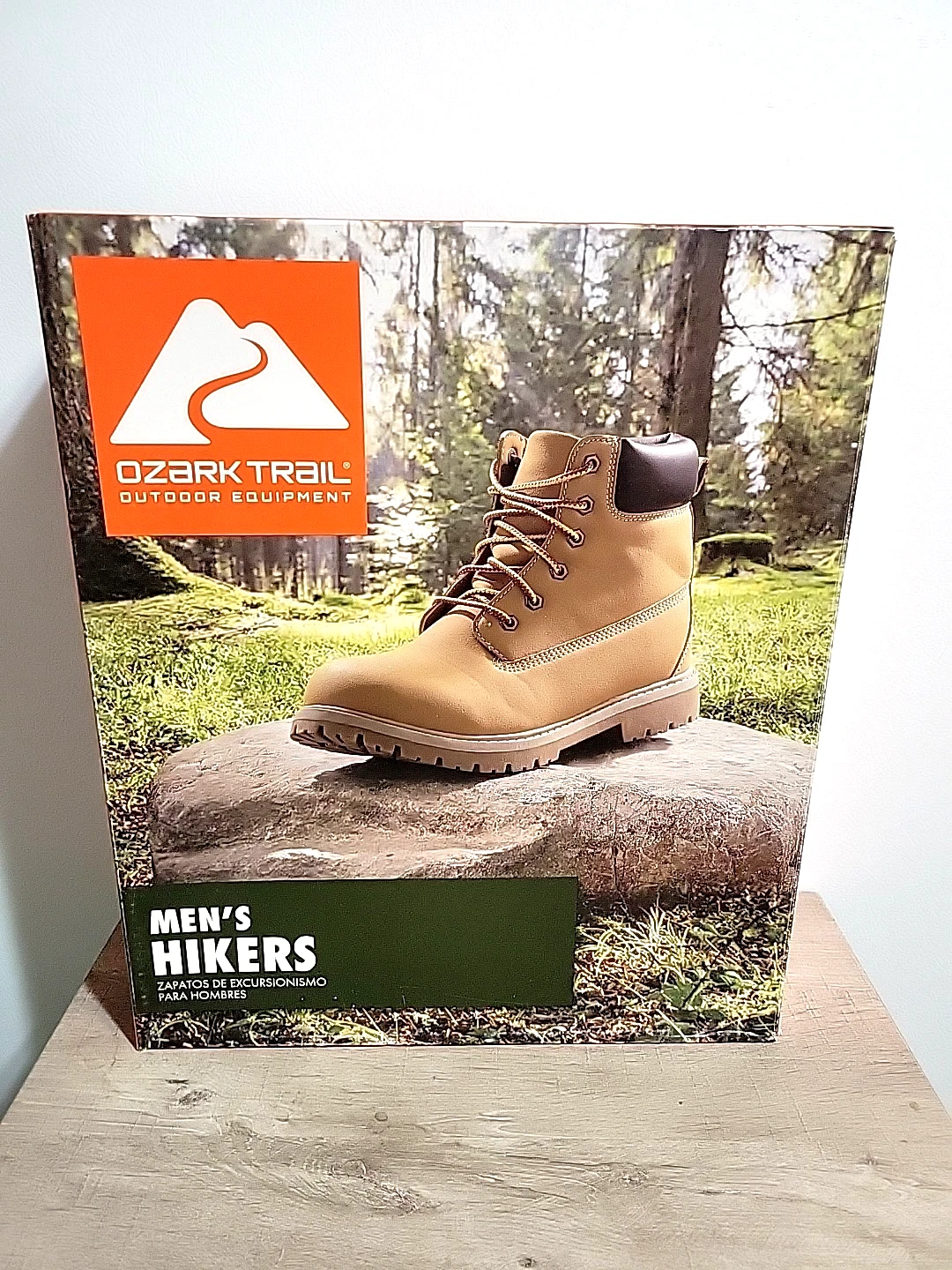 Men's Boots Ozark Trail Troy Hikers Color Wheat Size 11 1/2 New in Box