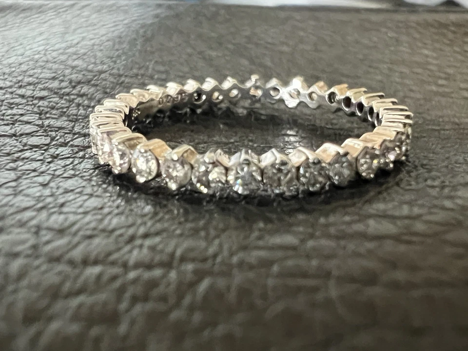 Alianza de boda de oro blanco de 14 quilates alianza de aniversario de eternidad talla 7 Foto 2 de 4