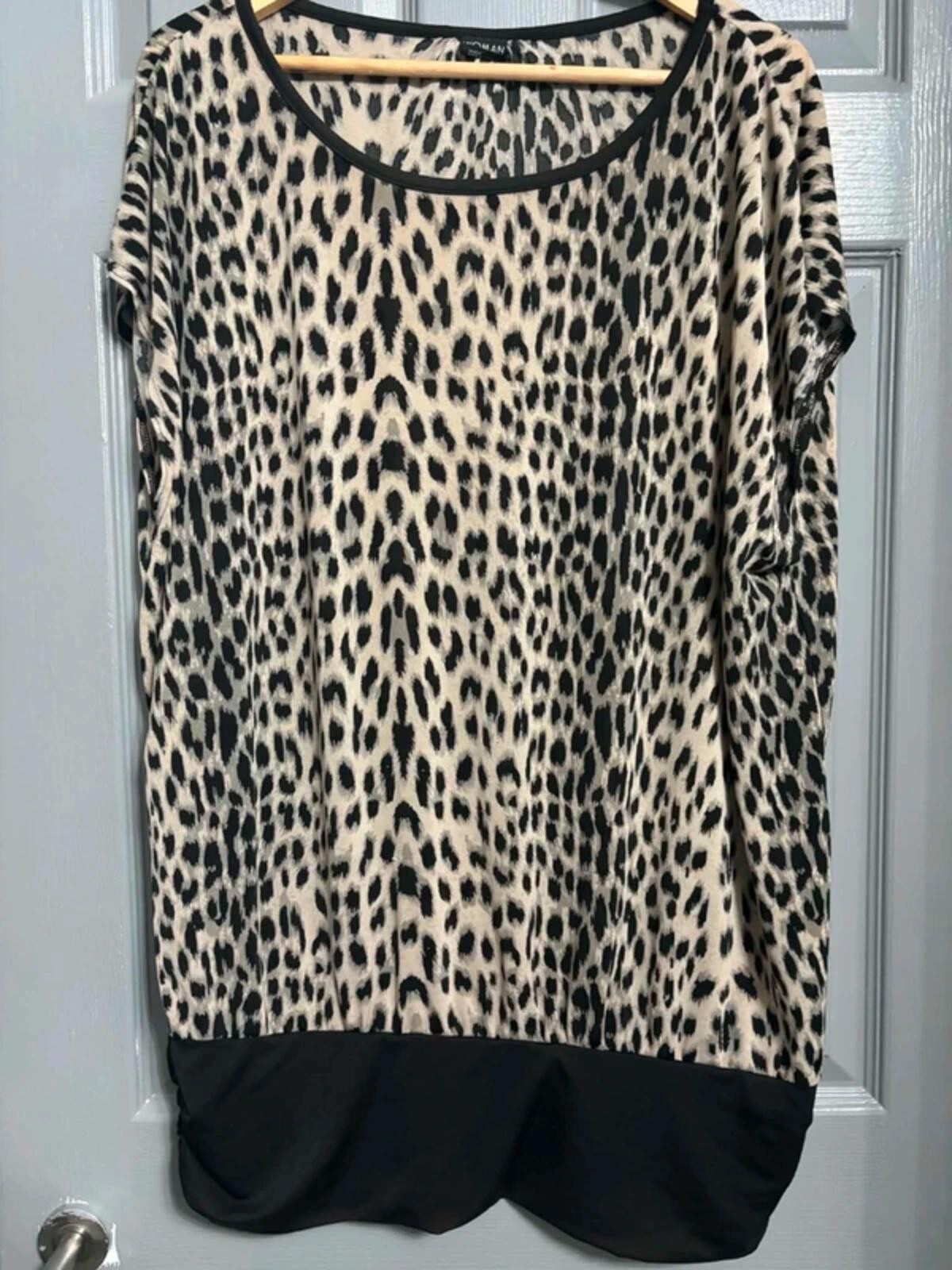 Woman Leopard Print Tunic Top Size 18