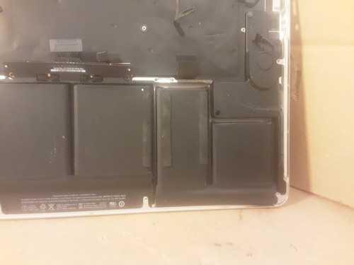 APPLE MACBOOK PRO A1398 TOPCASE PALMREST KLAWIATURA GŁADZIK z DOBRĄ BATERIĄ - Zdjęcie 16 z 17