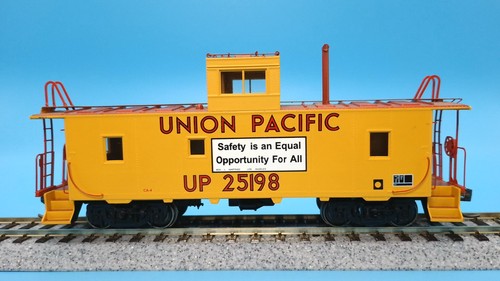 Centralia CCS1065-06 HO Union Pacific CA-4 Caboose 25198 ruedas de metal Kadee | Condition: New